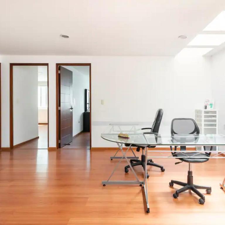 Casa Grande, Cómoda y con Seguridad - Excelente Ubicación - Casa - 54