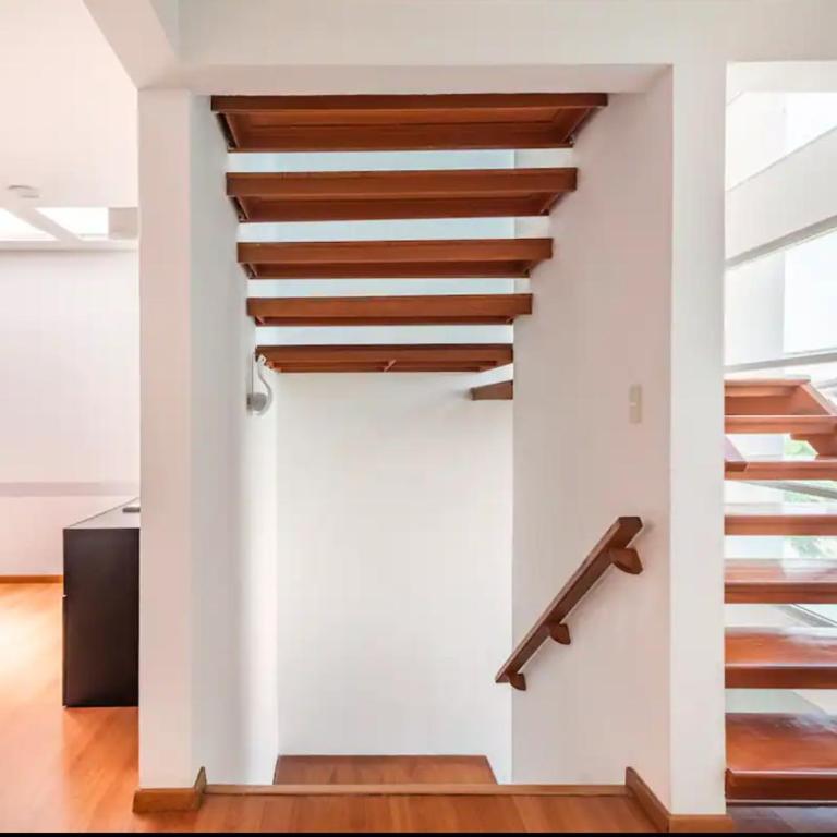 Casa Grande, Cómoda y con Seguridad - Excelente Ubicación - Casa - 53