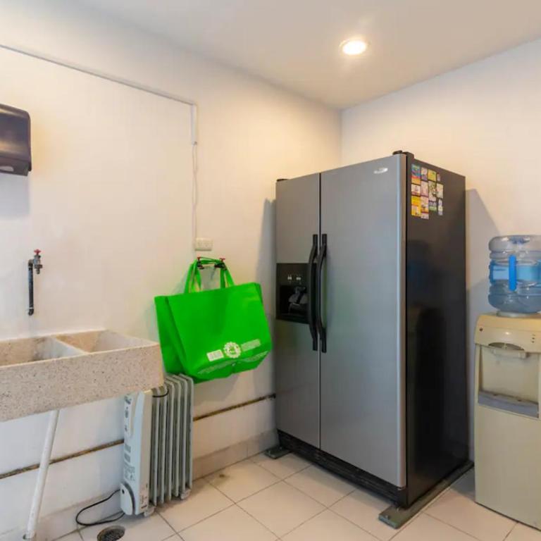 Casa Grande, Cómoda y con Seguridad - Excelente Ubicación - Casa - 57