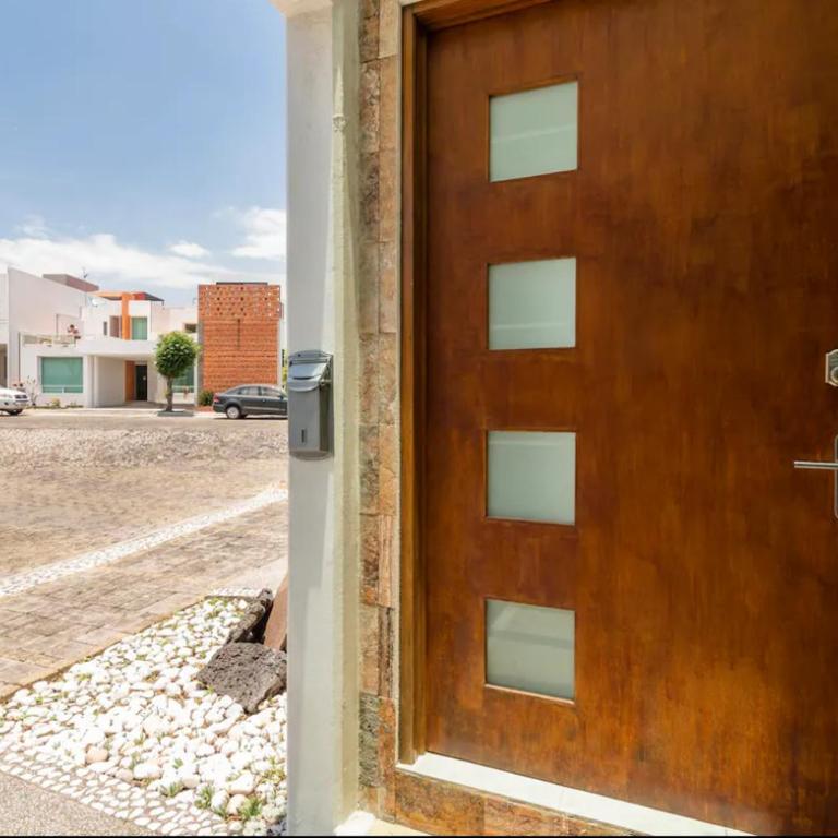 Casa Grande, Cómoda y con Seguridad - Excelente Ubicación - Casa - 62