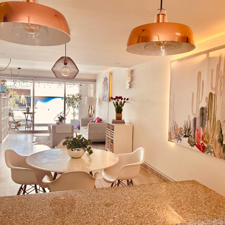 Espectacular departamento/estacionamiento, 3 TV’s - Apartamento de 3 dormitorios - 2