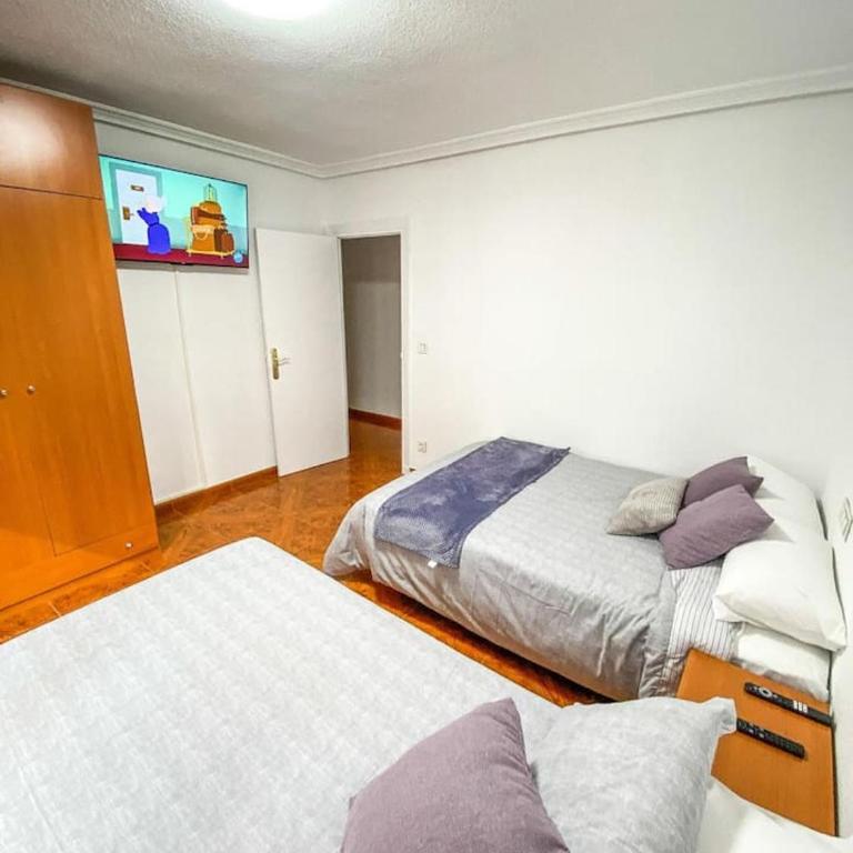 Residencial Leyra, Piso céntrico de 6 habitaciones, 8 camas - Apartment - 18