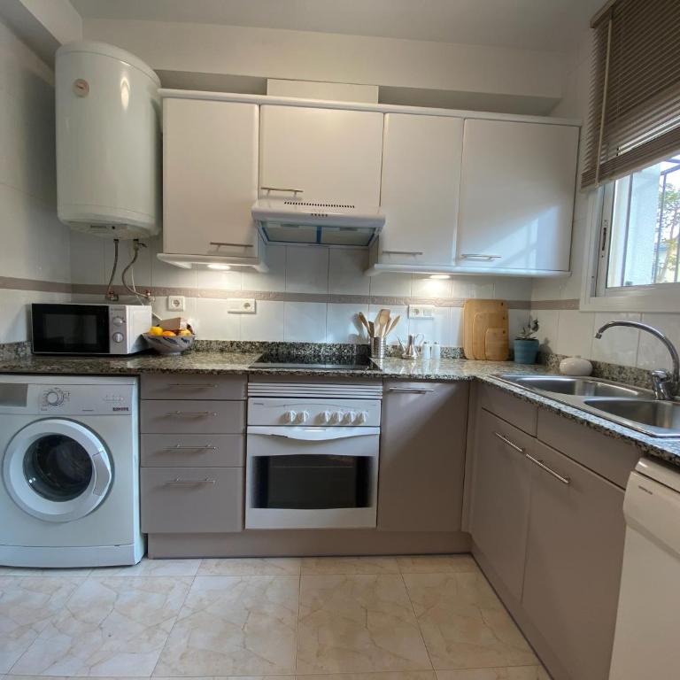 Casa Sobrestany L’Estartit - Two-Bedroom House - 13