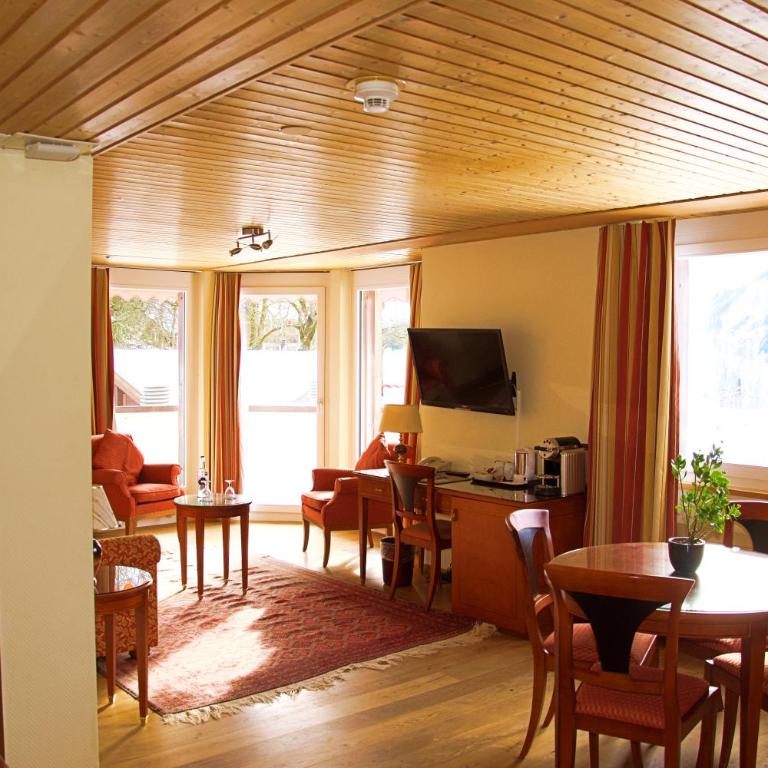Hotel Silberhorn - Residences & Spa Wengen - Suite mit Balkon und Bergblick auf die Jungfrau - 6