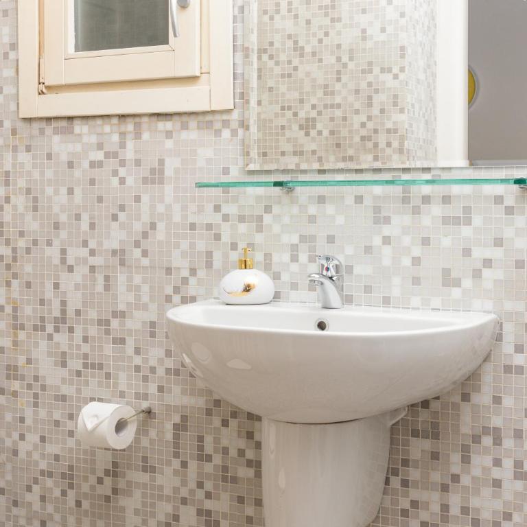 ArtStay - Exclusive Apt, Free Parking, Metro, Tram - Appartamento con 2 Camere da Letto - 17
