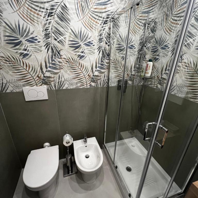 Love4Rome Guest House - Triple Room with Private Bathroom - 8