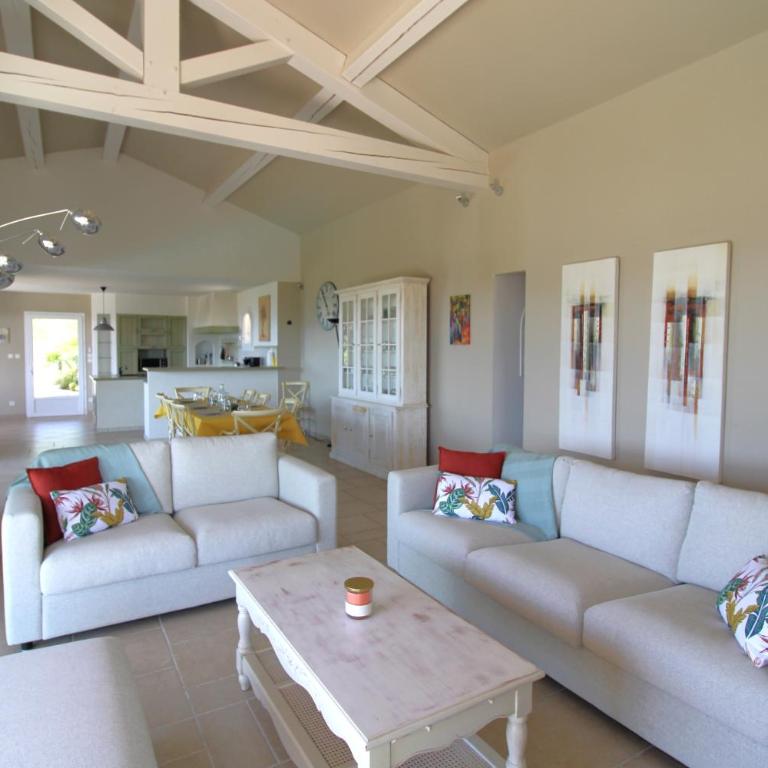 BELLE VUE Villa climatisée pour 8 personnes avec piscine chauffée et vue mer panoramique à La Londe-les-Maures - Ferienhaus - 10
