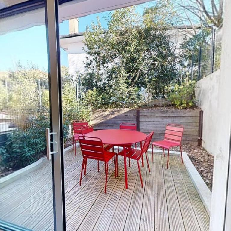 TERRASSES SAINT GEORGES - Un emplacement exceptionnel au centre-ville et au calme à quelques pas du lac marin - One-Bedroom Apartment - 12