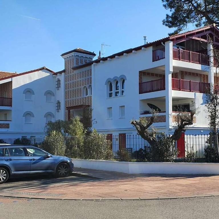 TERRASSES SAINT GEORGES - Un emplacement exceptionnel au centre-ville et au calme à quelques pas du lac marin - One-Bedroom Apartment - 13