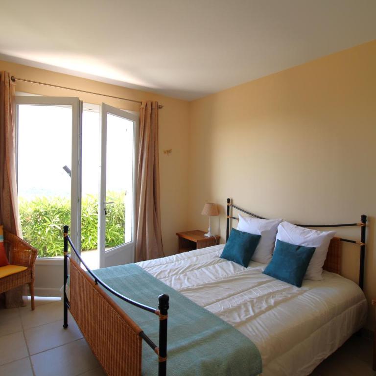 BELLE VUE Villa climatisée pour 8 personnes avec piscine chauffée et vue mer panoramique à La Londe-les-Maures - Ferienhaus - 16