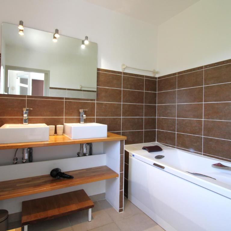BELLE VUE Villa climatisée pour 8 personnes avec piscine chauffée et vue mer panoramique à La Londe-les-Maures - Ferienhaus - 19