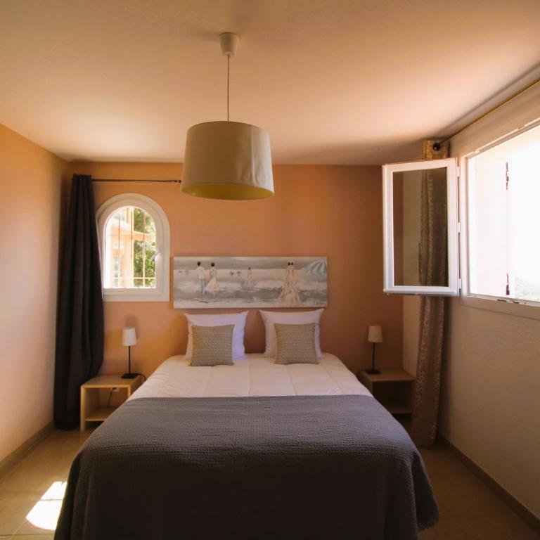 BELLE VUE Villa climatisée pour 8 personnes avec piscine chauffée et vue mer panoramique à La Londe-les-Maures - Ferienhaus - 21