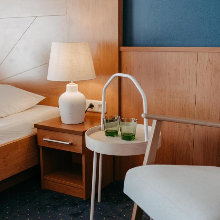 Hotel Greif - Doppelzimmer mit Balkon - 3