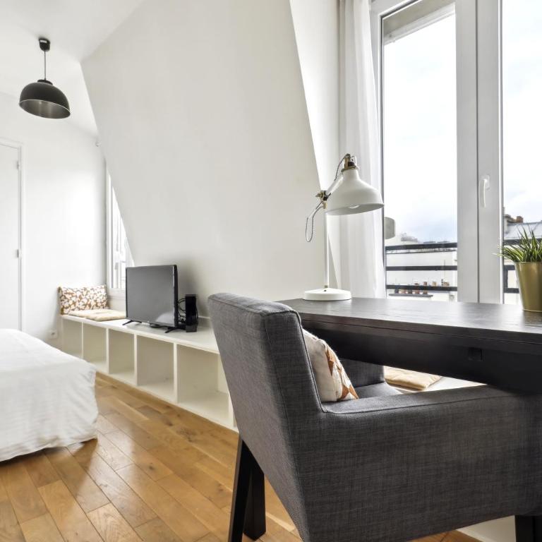 Bright top floor studio near Pere Lachaise - Appartement 1 Chambre - 8