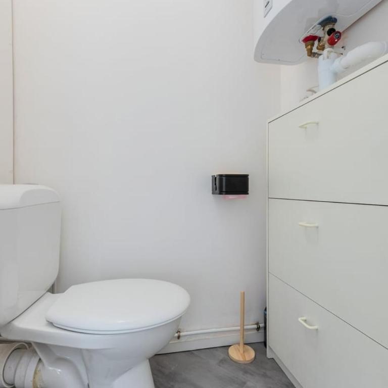 Spacious and bright studio in the center. - Appartement 1 Chambre - 19