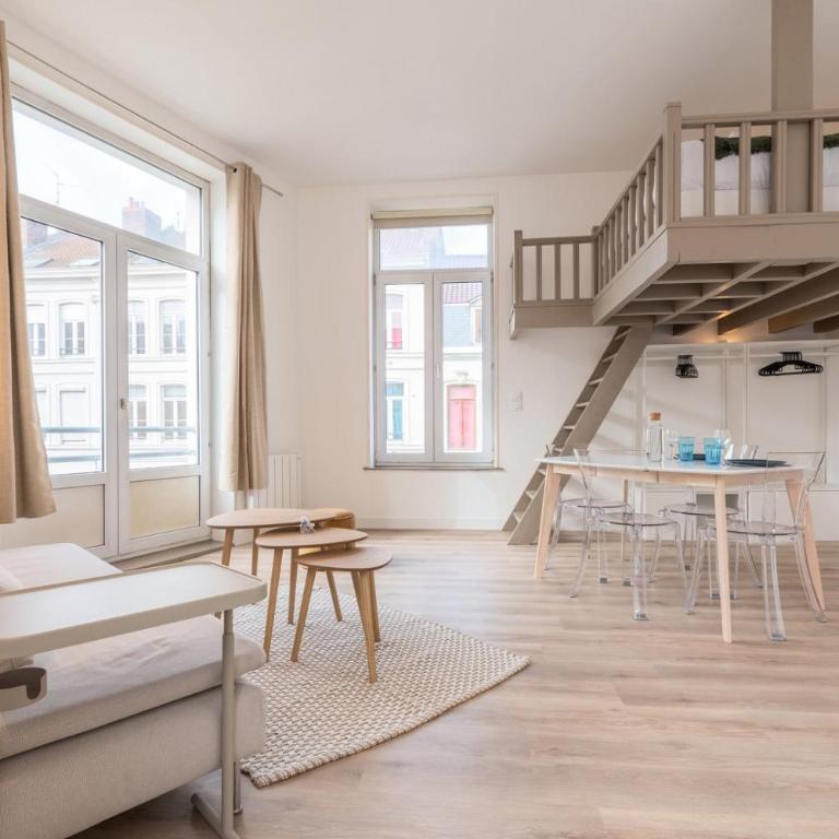 Spacious and bright studio in the center. - Appartement 1 Chambre - 4