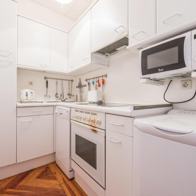 Apartamentos Alcalá - Two-Bedroom Apartment 4-3 - 13