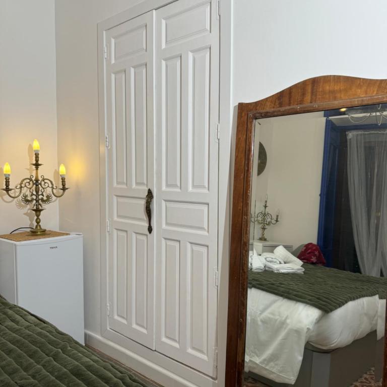 Castaños 4 - Double Room with Shared Toilet - 3
