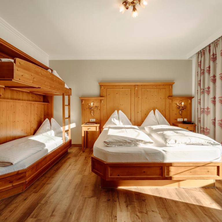 Hotel Lerch - Doppelzimmer mit Balkon - 1