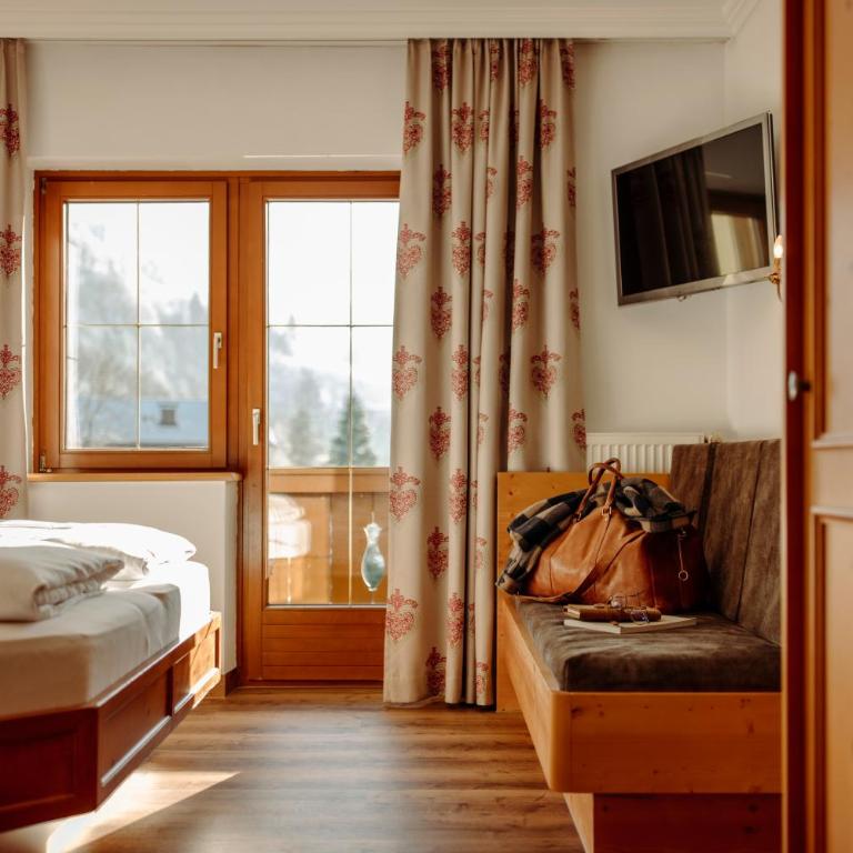 Hotel Lerch - Doppelzimmer mit Balkon - 7