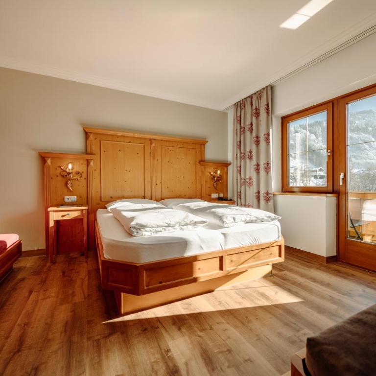 Hotel Lerch - Doppelzimmer mit Balkon - 6