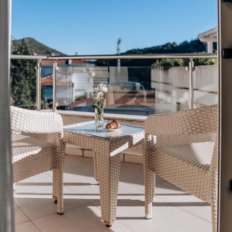 Apartments Del Mar - Comfort One Bedroom Apartment with Balcony - 11