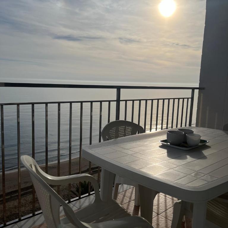 Beachfront 3-bedroom apartment - Apartamento de 3 dormitorios - 35