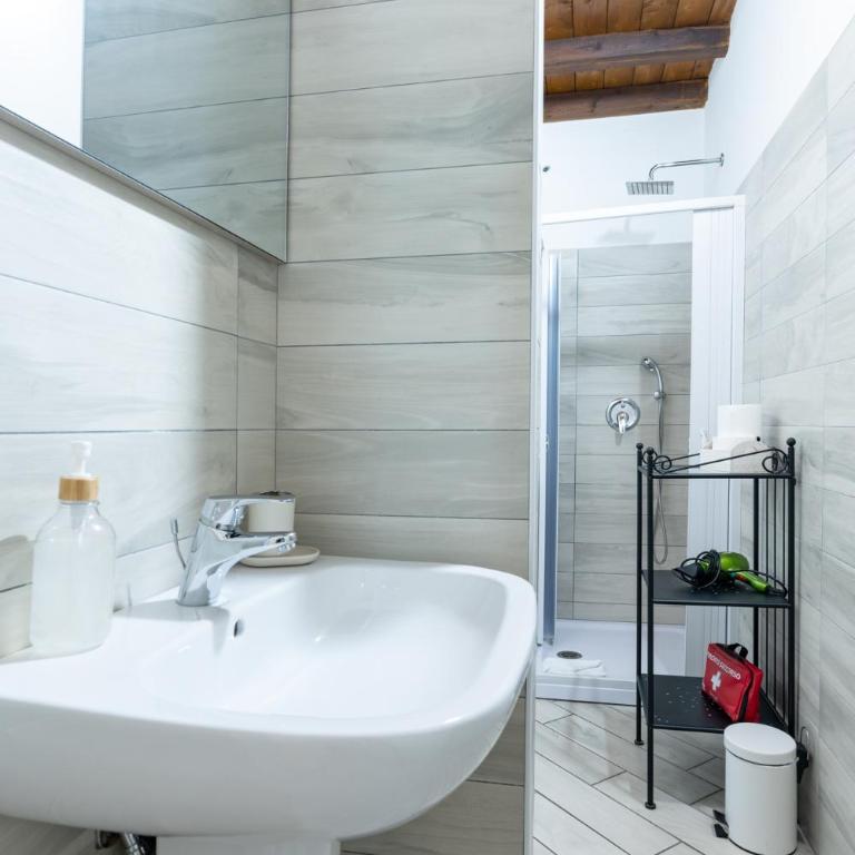 Casa Sant'Onofrio - Three-Bedroom Apartment - 5