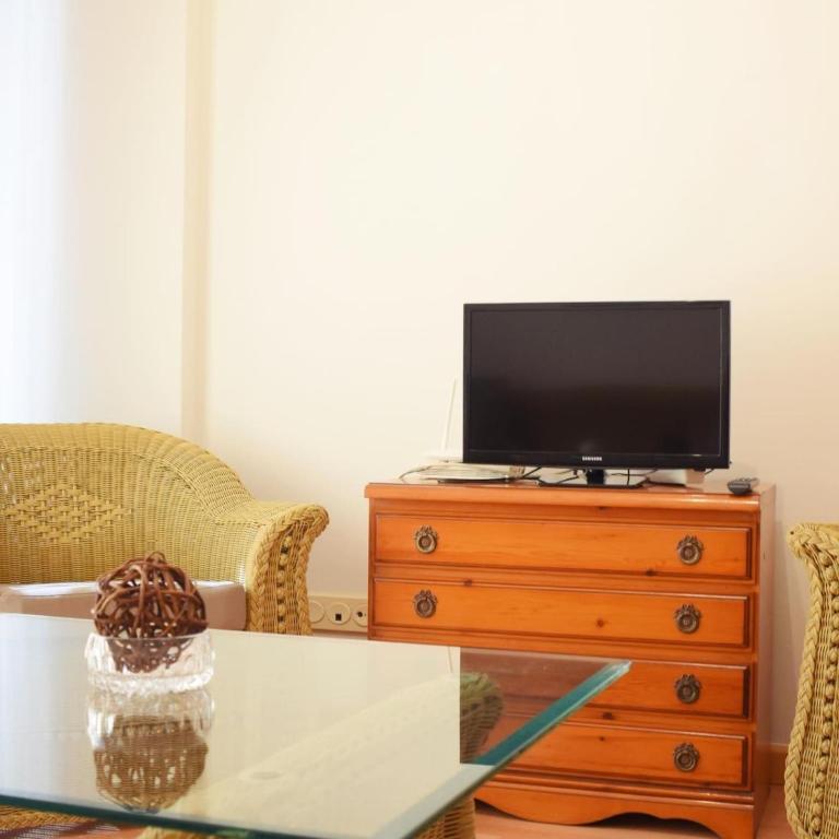 Encina's Home: Bonito apartamento de dos dormitorios cerca del centro histórico - Two-Bedroom Apartment - 9