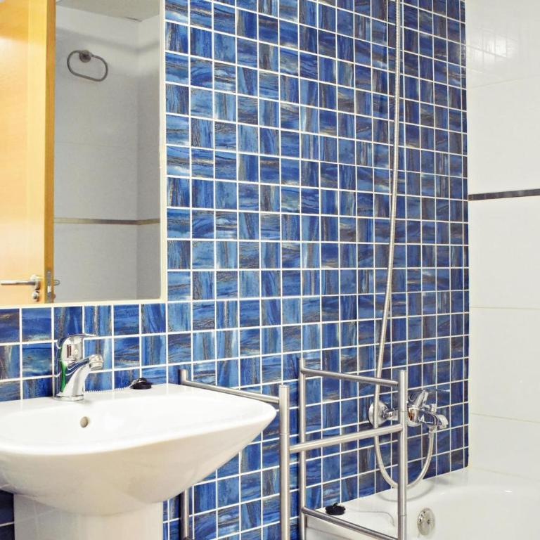Encina's Home: Bonito apartamento de dos dormitorios cerca del centro histórico - Two-Bedroom Apartment - 16