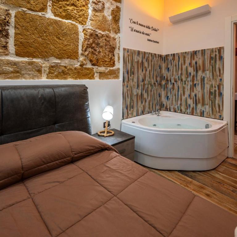 Casa Vacanze RetroScena - Suite Deluxe con Vasca Idromassaggio - 3