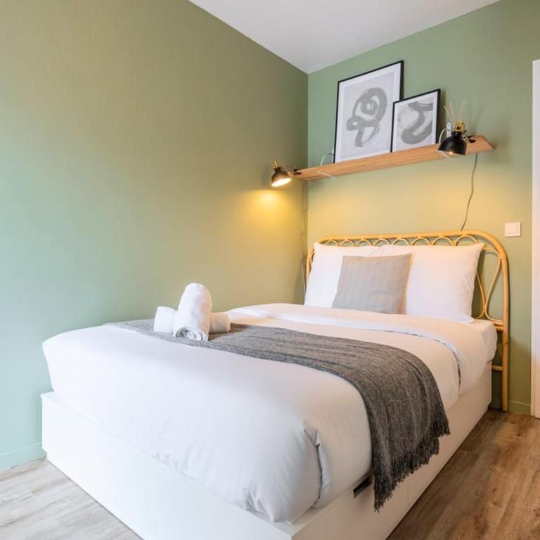 Europe/Flandres stations apartment with balcony! - One-Bedroom Apartment - 11
