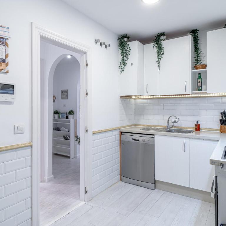 Home Away From Home Marbella - Apartamento con patio - 4