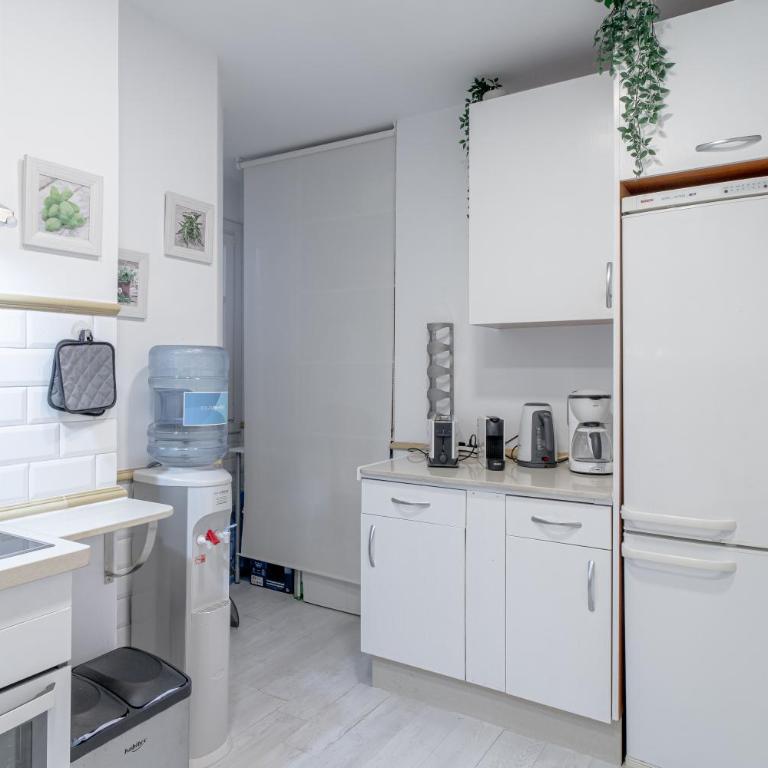 Home Away From Home Marbella - Apartamento con patio - 3