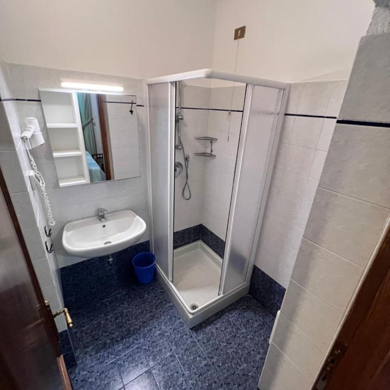 Laurel Apartment - Three-Bedroom Apartment - 7