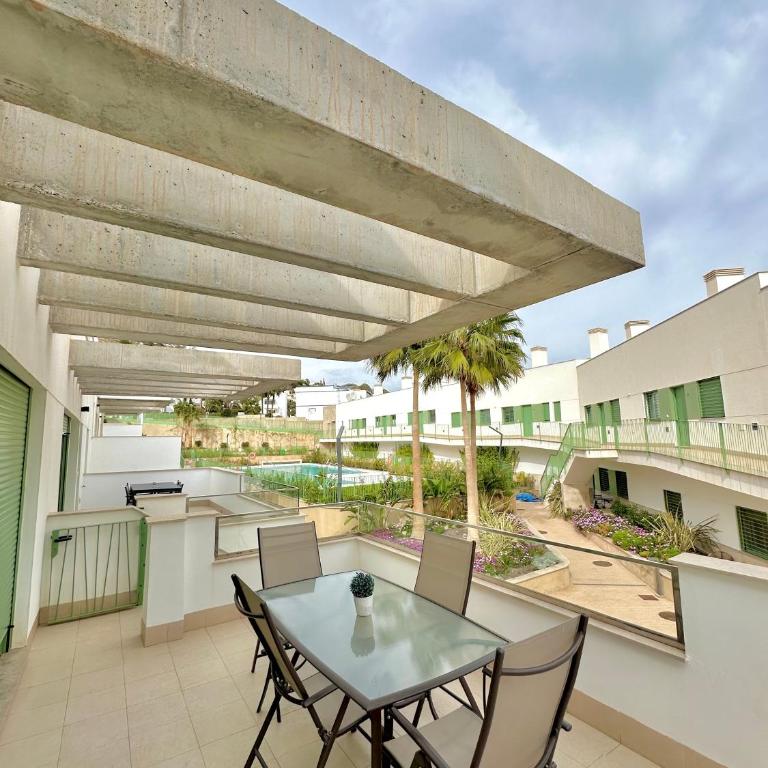 OCEAN APARTAMENT !! 1ª Línea del Mar, piscina, parking, wifi - Apartamento de 2 dormitorios - 3