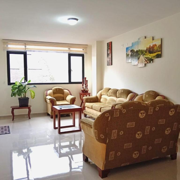 Hospedaje Charlie's House - Three-Bedroom Apartment - 5
