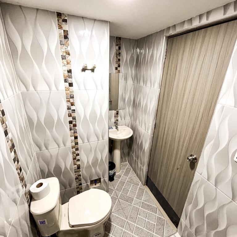 Hotel & Restaurante Oasis CTG - Double Room with Private Bathroom - 3