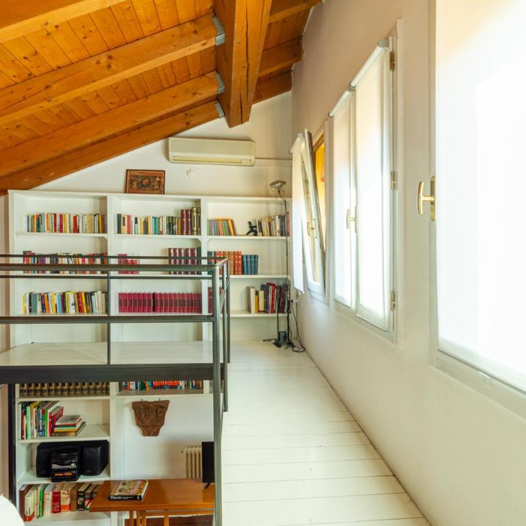 Casa Pegaso in Canton de Fiori - One-Bedroom Apartment - 12