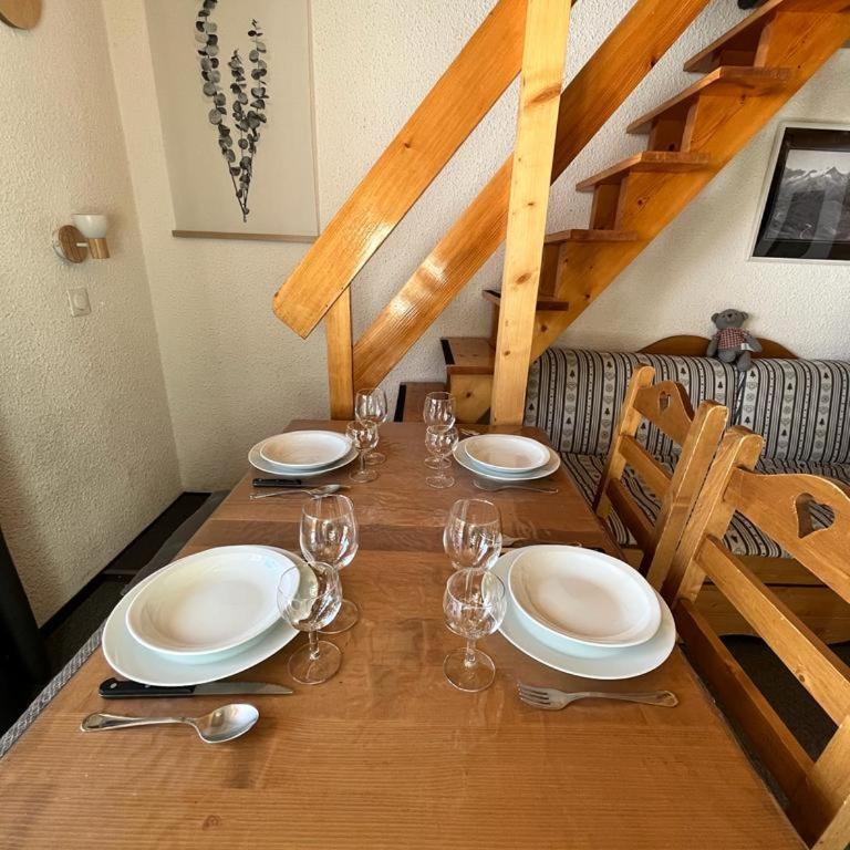 Front de neige PLAGNE VILLAGES Duplex 6 pers 2 ch ski aux pieds exposé SUD 2050 m - Appartement 2 Chambres - 52