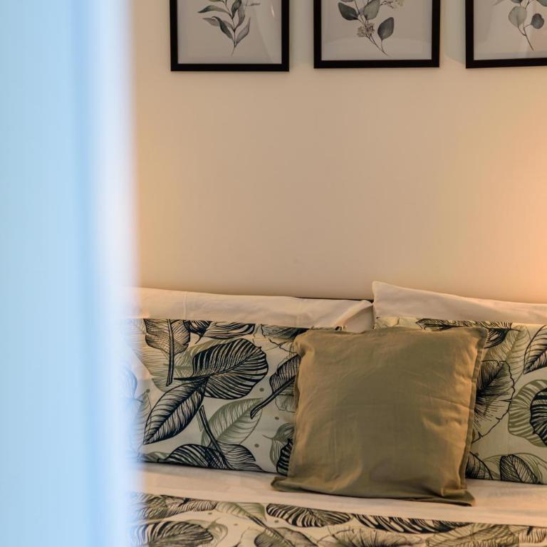 EcoSuite Spaccanapoli - Camera Matrimoniale con Balcone - 4