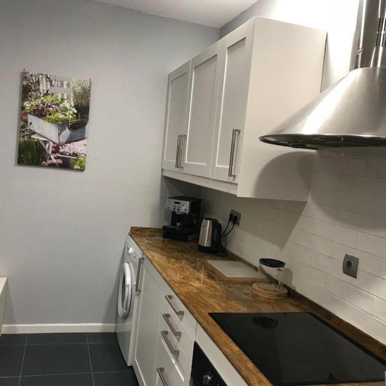 DES Rustic Center - Three-Bedroom Apartment - 8