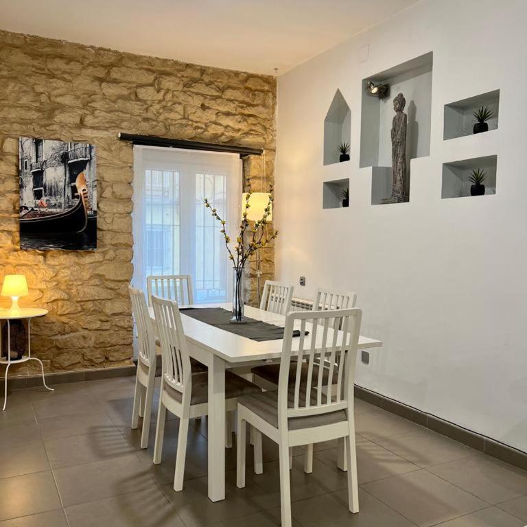 DES Rustic Center - Three-Bedroom Apartment - 5