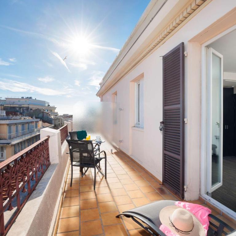 Best Western Plus Hôtel Massena Nice - Chambre King de Luxe avec Terrasse - 2