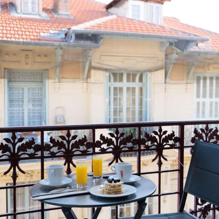 Best Western Plus Hôtel Massena Nice - Chambre Lit King-Size Deluxe avec Balcon - 9