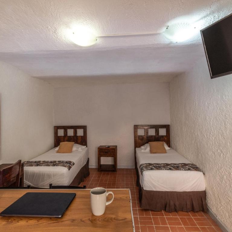 Estudio Doble, 2 Camas en el corazón de Chapalita 13 - One-Bedroom Apartment - 1