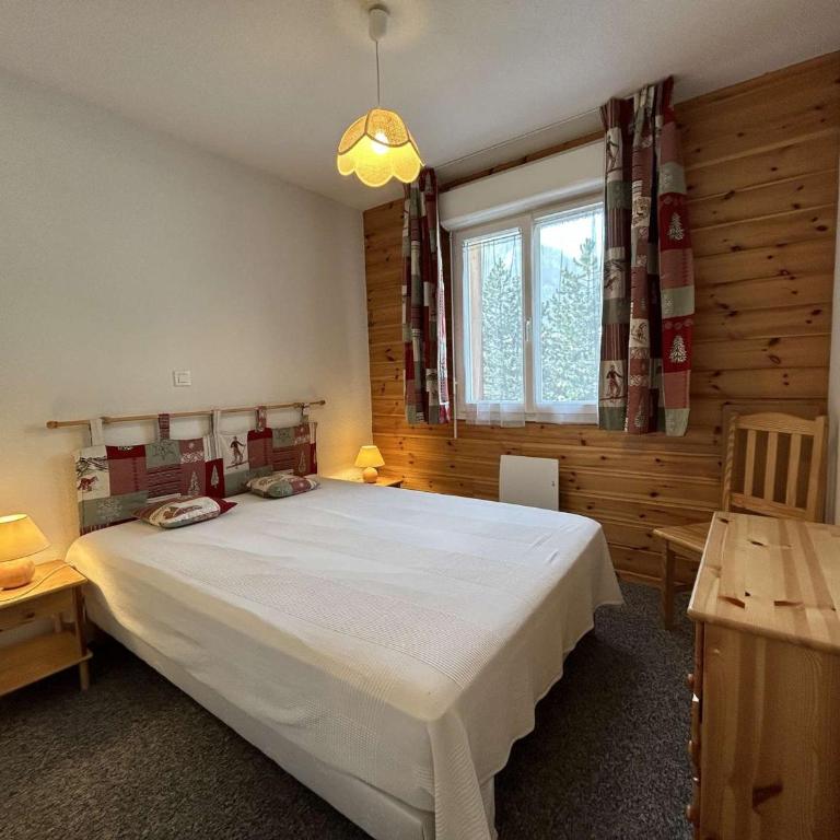 Charmant T3 avec balcon, 4 couchages, à 500m des pistes - La Salle les Alpes - Appartement 2 Chambres - 4