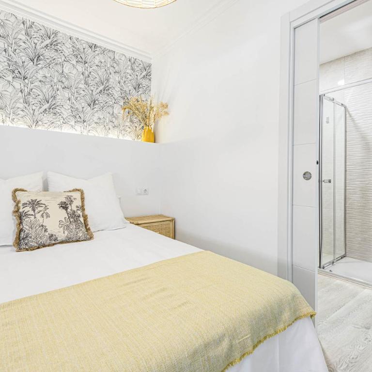 Lovely Diego Vergara City Center - Three-Bedroom Apartment - 11