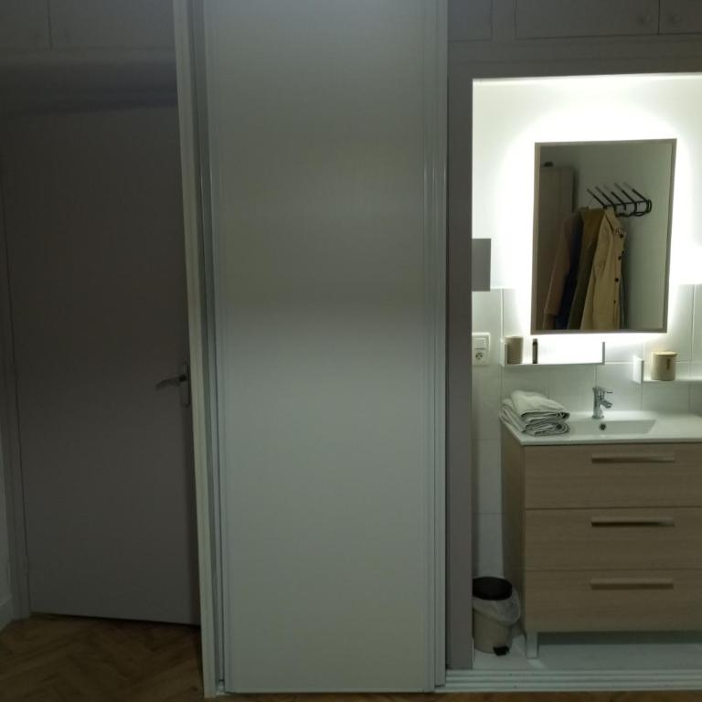 Grand appartement 3 chambres vue mer Pontaillac - Three-Bedroom Apartment - 19