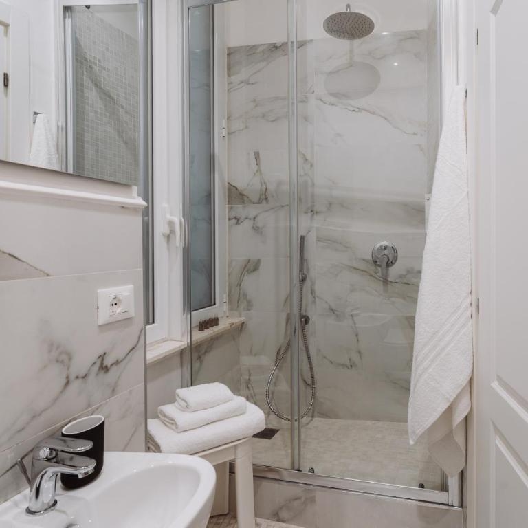 Rooms Genova dei Rolli - Camera Matrimoniale con Bagno Privato - 5